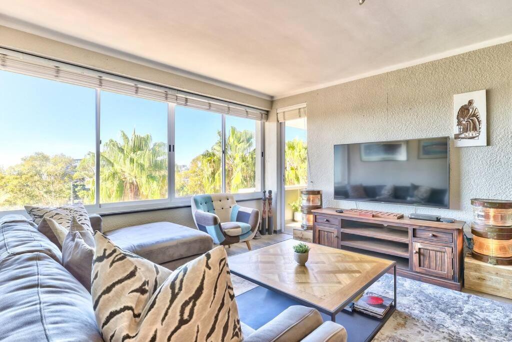 Devonshire In Point Apartment *